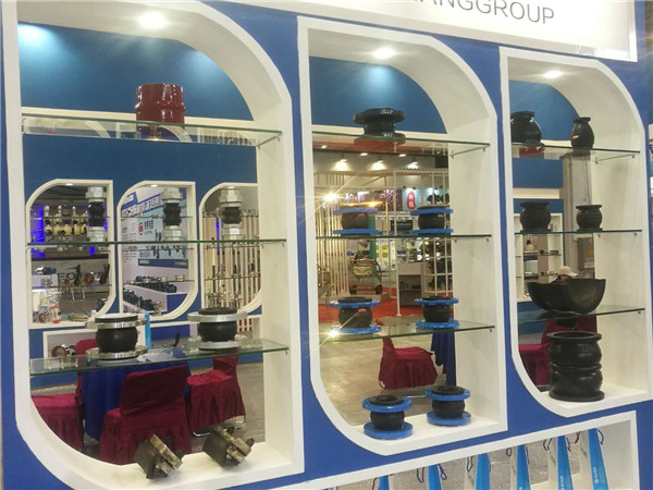 来自河北的老用户询价，DN150连铸用的耐高温软连接