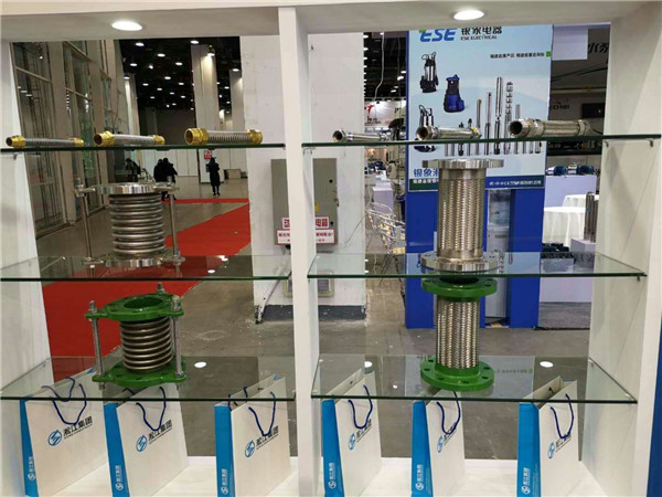 来自河北的老用户询价，DN150连铸用的耐高温软连接